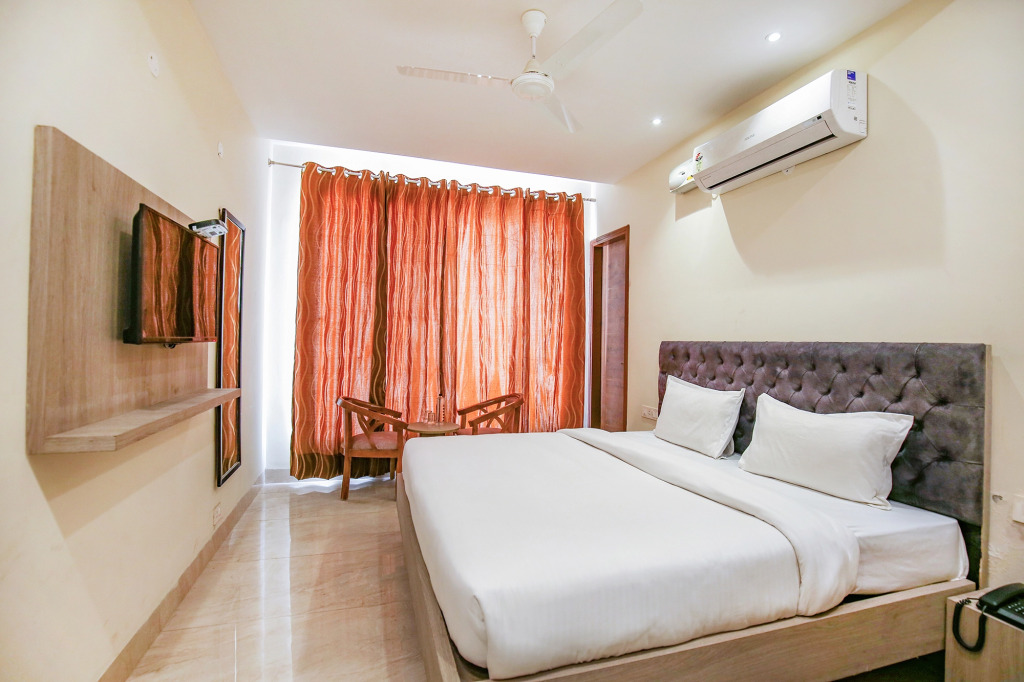Fabhotel Melano
