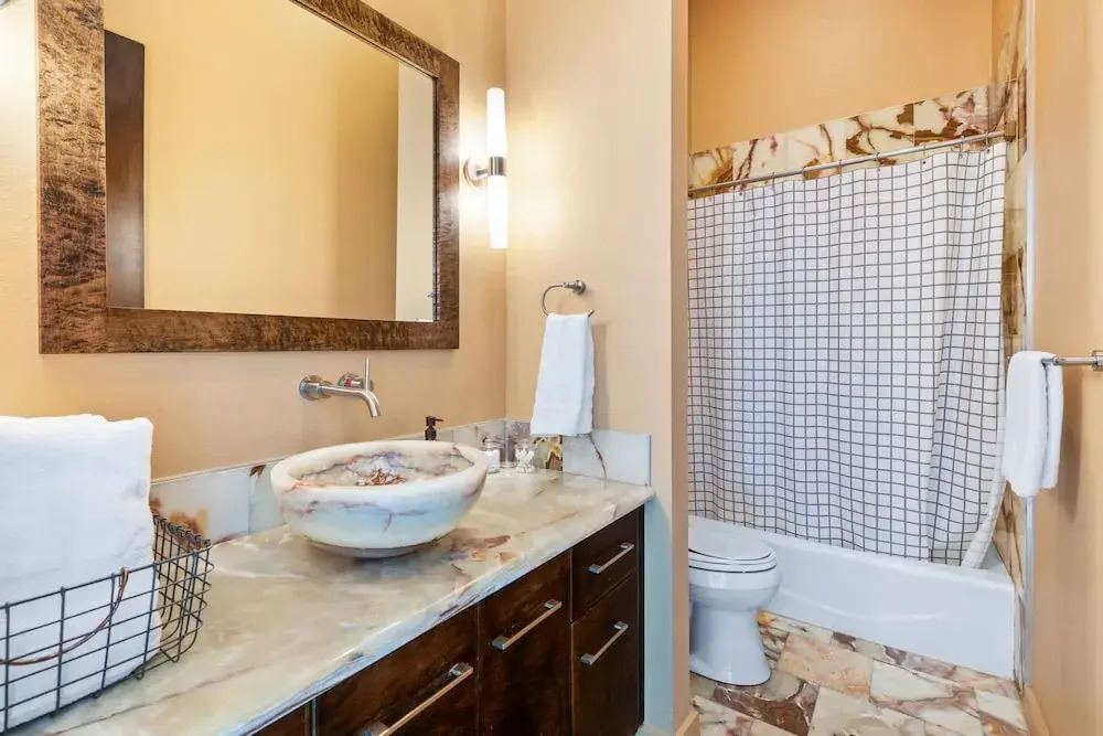 Luxury 4BR Hilltop Retreat With Scenic Views