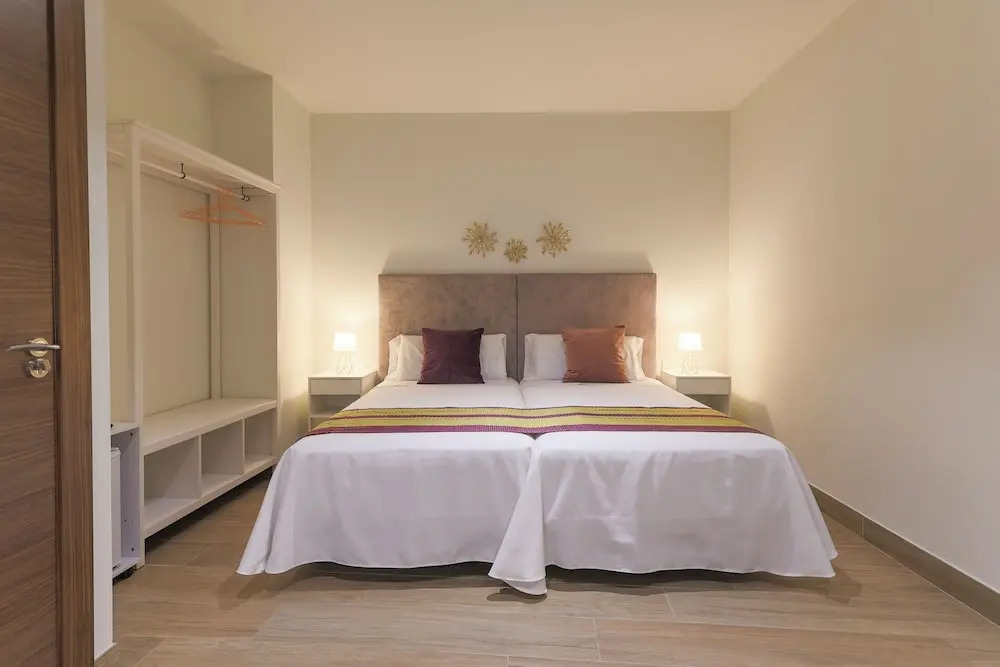 Dorinda Rooms
