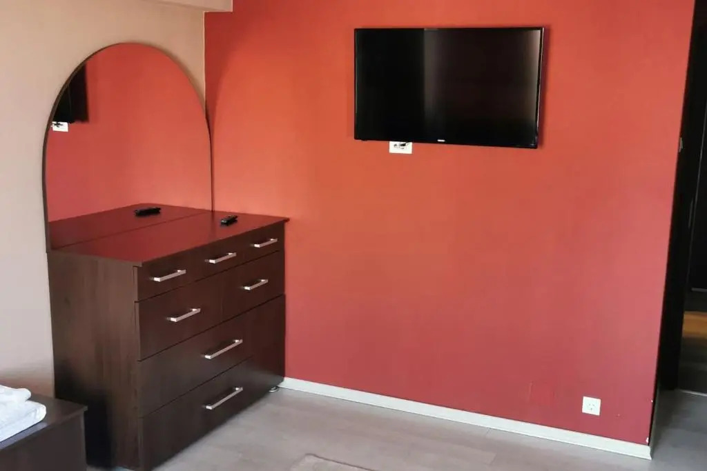 Luxury apartment with two bedrooms and large living room, 100 square meters, city center