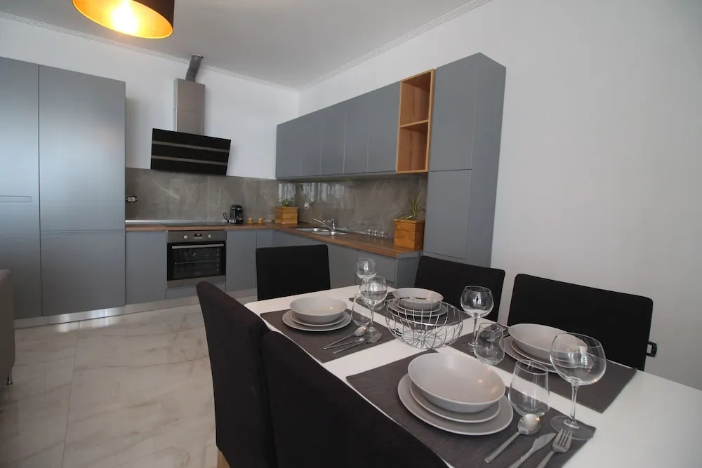Luxury Penthouses B&e