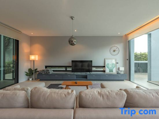 Villa Chuly - 3 BR Luxurious Pool villa in Phuket