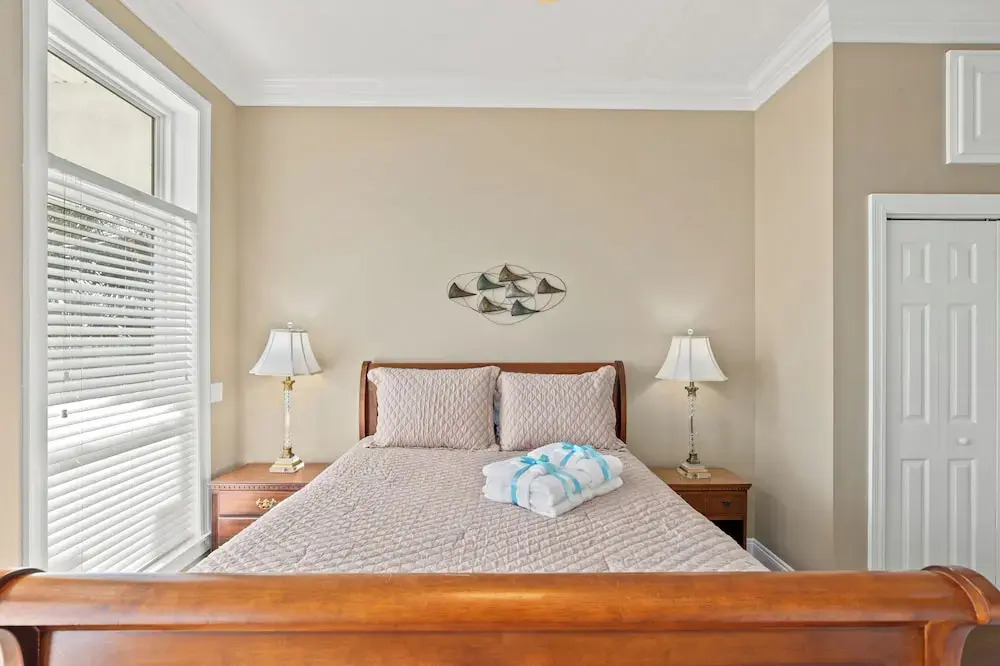 Epic Beach House With Private Pool, 175 ft to the Beach, U Gotta See It!