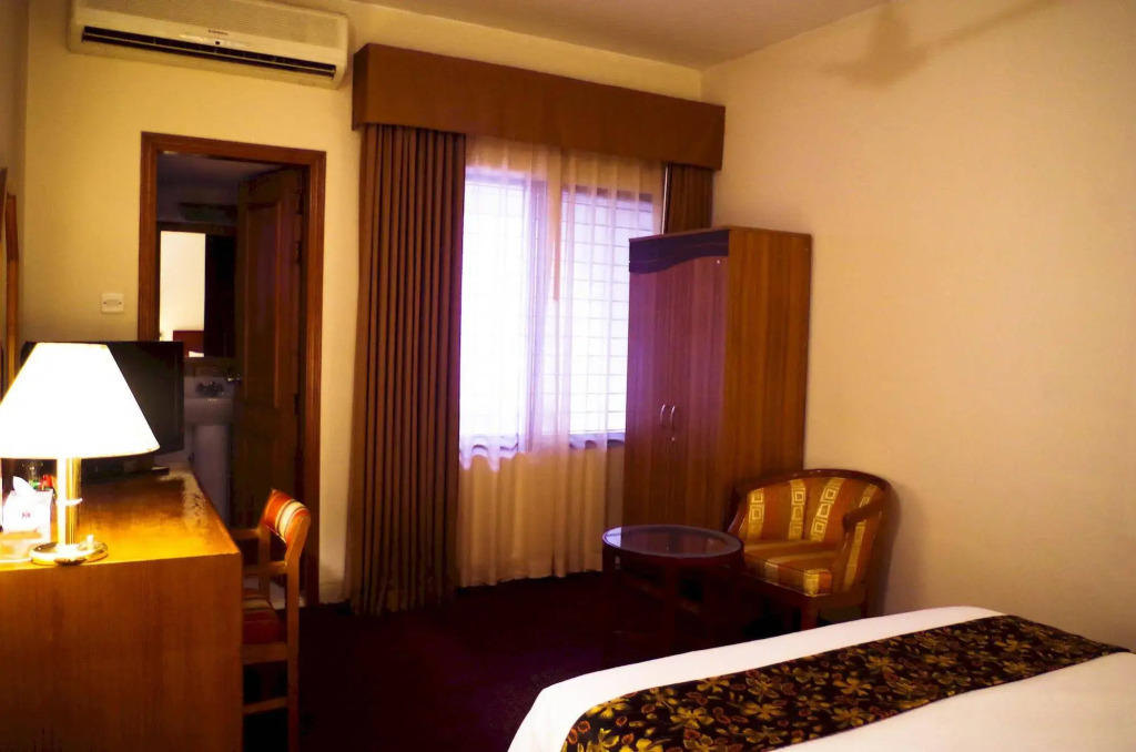 Hotel De Castle Ltd