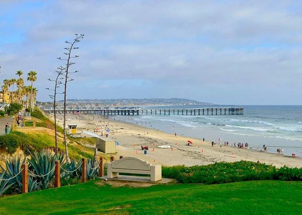 4br/3.5ba w/ Balcony in PB by Domio