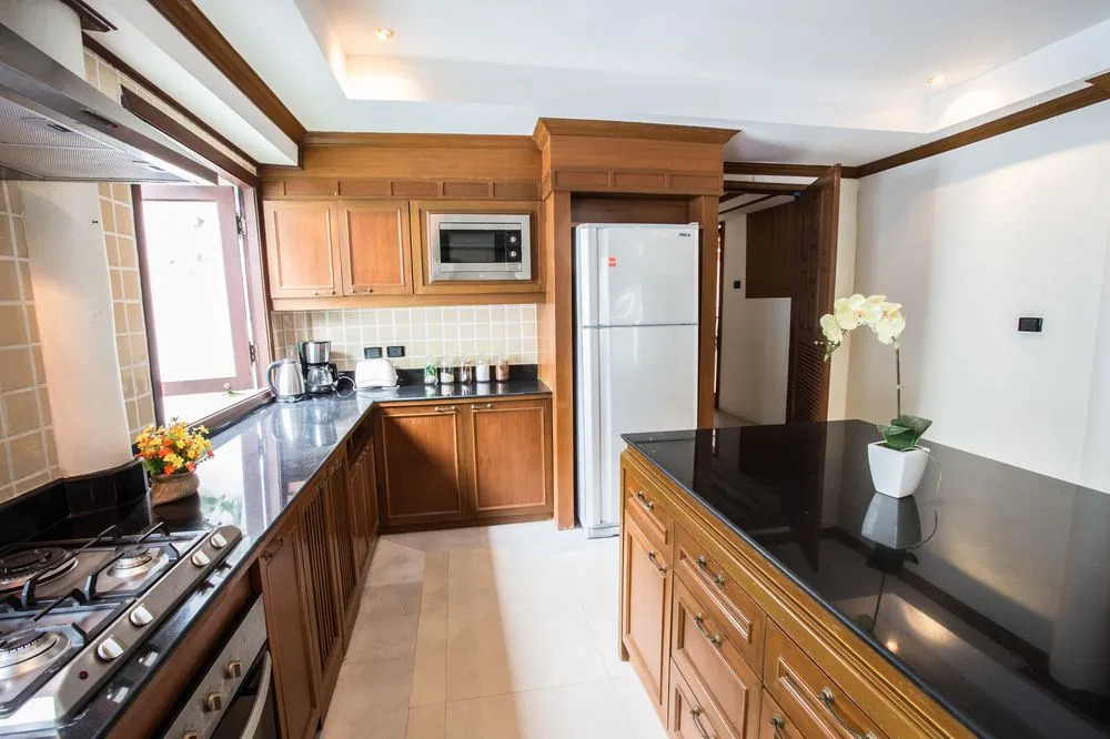 Sirinthara Villa 4 bed pool Nai Harn