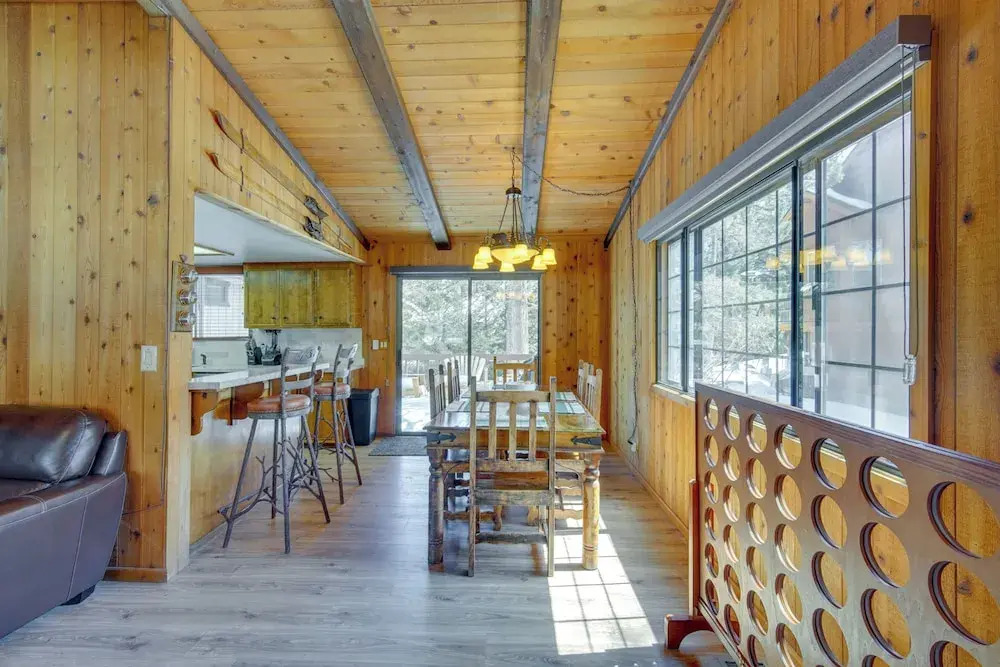 2 Mi to Snow Summit Skiing: Big Bear Cabin w/ Deck
