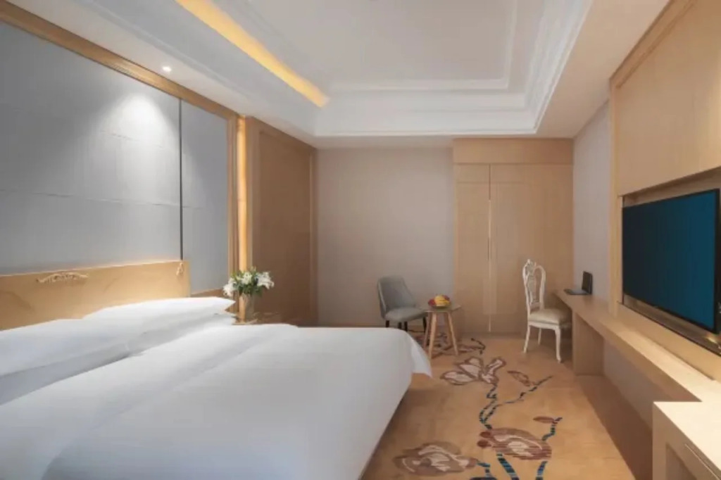 Vienna Hotel (Qiandeng Old Town, Kunshan)