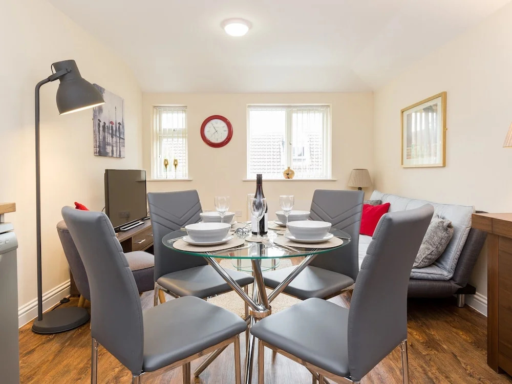 StayFord Apartments - Meriden - Near NEC