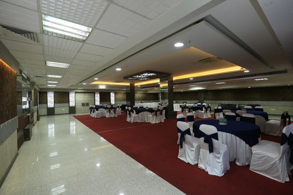 Hyphen Business Hotel