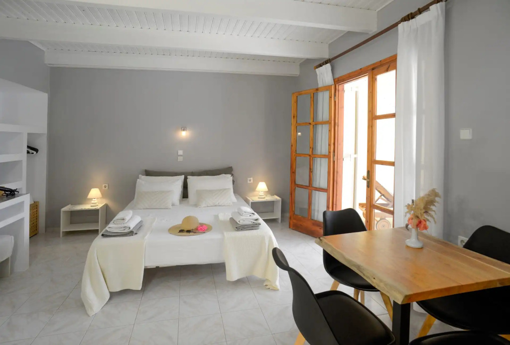 Albouro seafront apartments