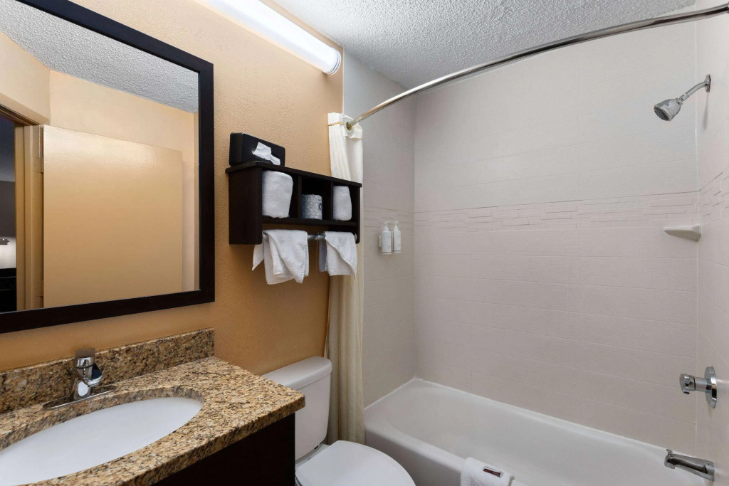 Super 8 by Wyndham Myrtle Beach/Market Common Area