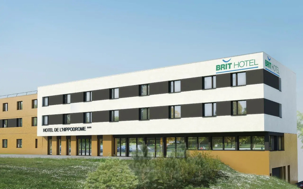 Brit Hotel Ploermel - Hotel de lHippodrome