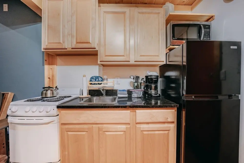18sll - Newly Remodeled - Sleeps 4 - Fireplace - W/d 1 Bedroom Condo by Redawning