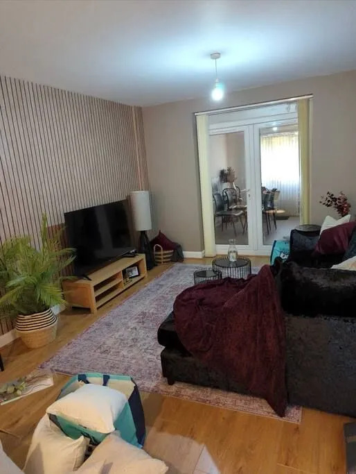 3 Bedroom House By Passionfruitproperties Near Coventry & Warwickshire Hospital With Free Wi-fi, driveway & Garden, DSC