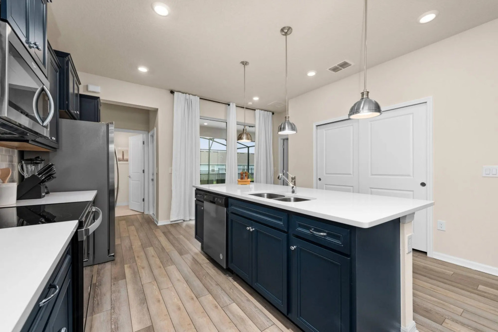 Brand New Windsor Island 5 Suites