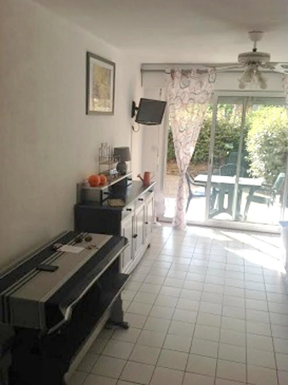 Apartment With one Bedroom in Le Lavandou, With Pool Access and Enclos