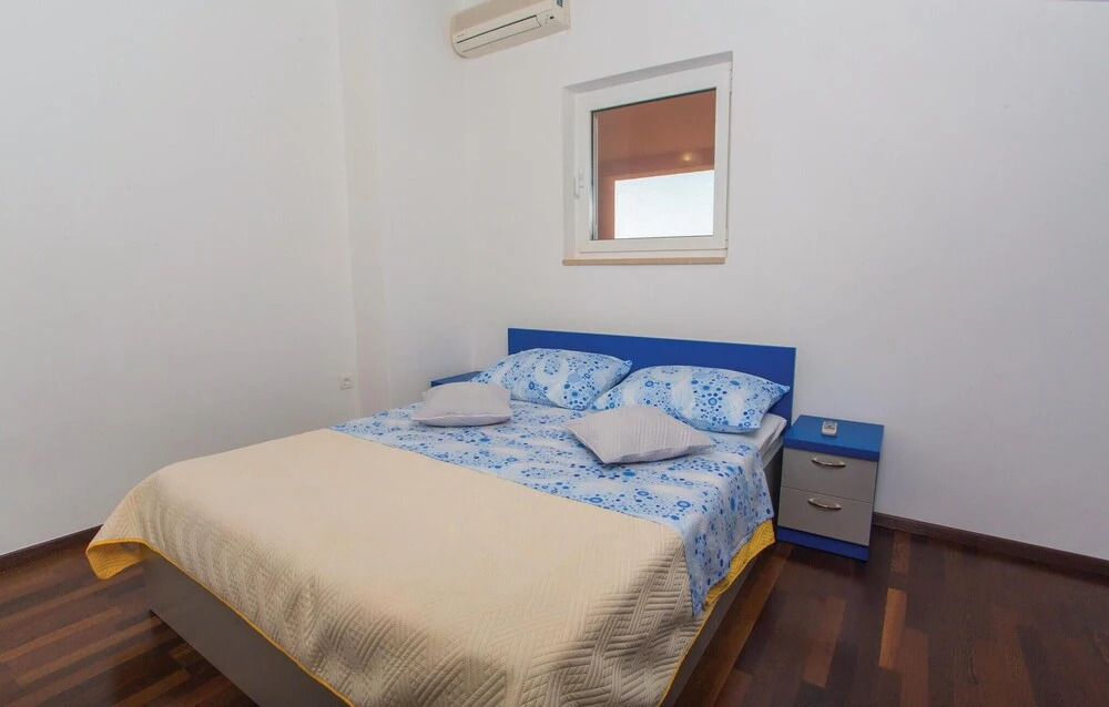 Nice Apartment in Makarska With 1 Bedrooms and Wifi
