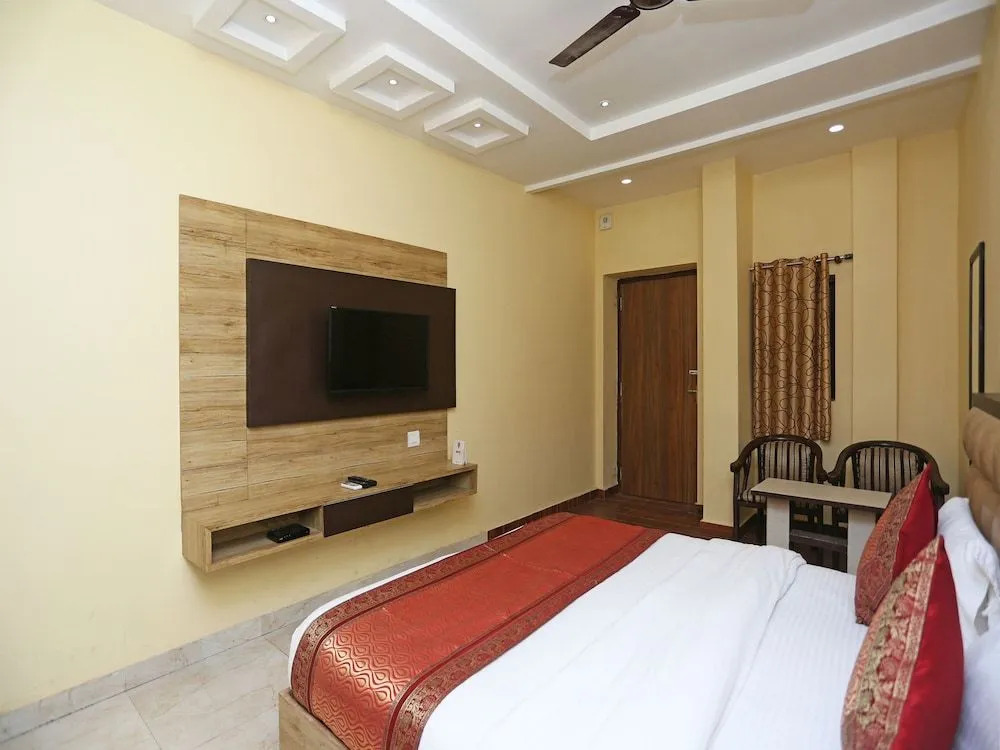 OYO 4009 Hotel HKJ Palace