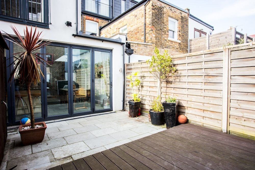 Wonderful 4 Bedroom Home In Kensal Rise