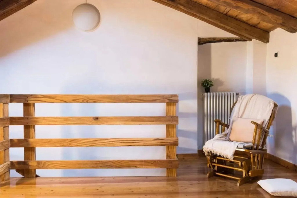 ALTIDO Gorgeous Vintage stone house near Lake Como