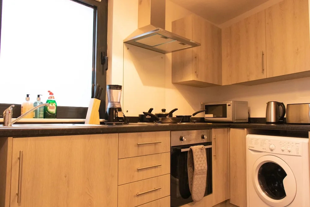 Livestay-modern 2 Bed Apartment Close to Heathrow