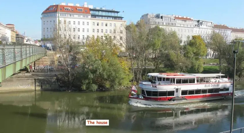 Zentral mit Blick auf Donaukanal
