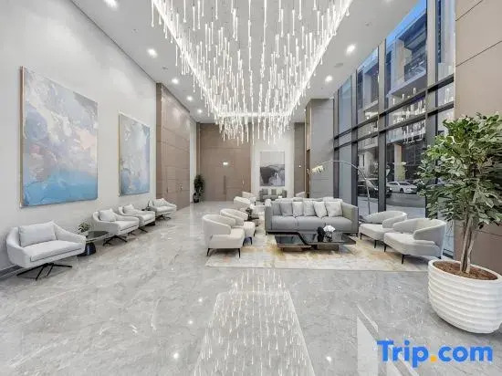Modern 1BR Apartment with Burj Khalifa View