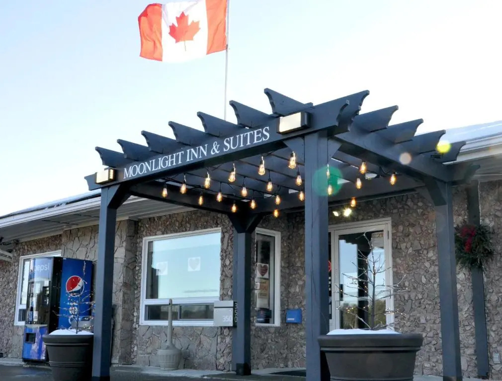 Moonlight Inn and Suites Sudbury