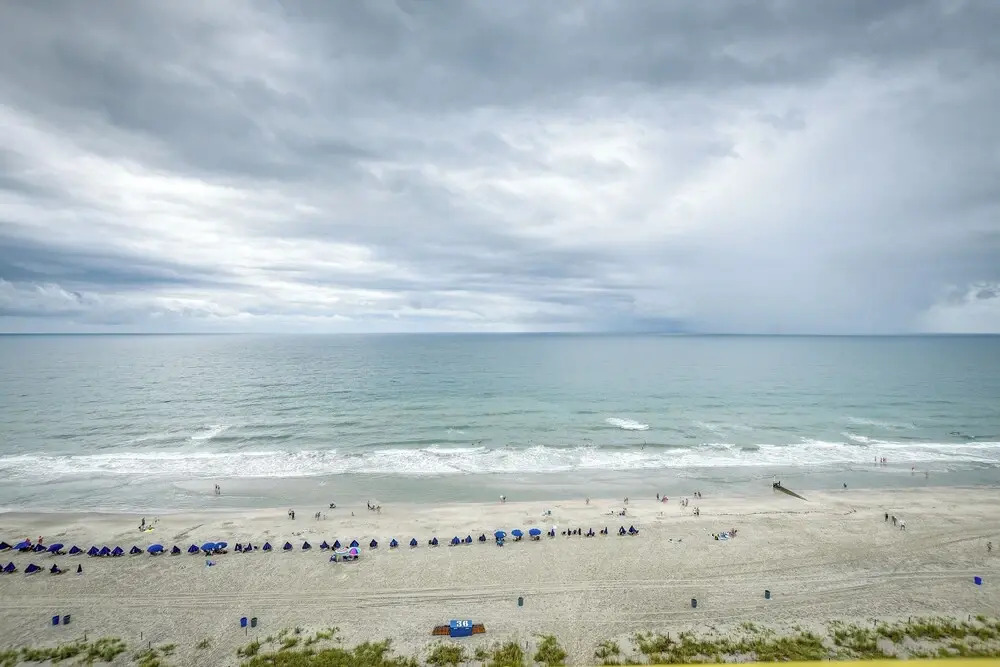 2 Mi to Barefoot Landing: Condo w/ Beach Access!