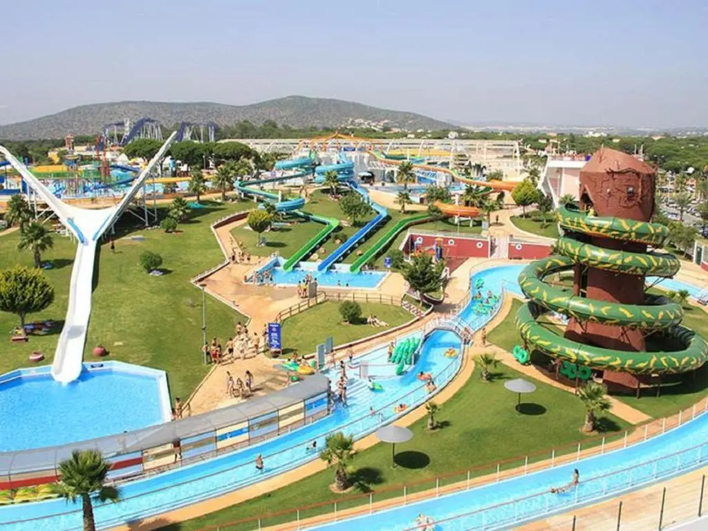 Superb, relaxing and tranquil 3 bed Apartment in Central Algarve