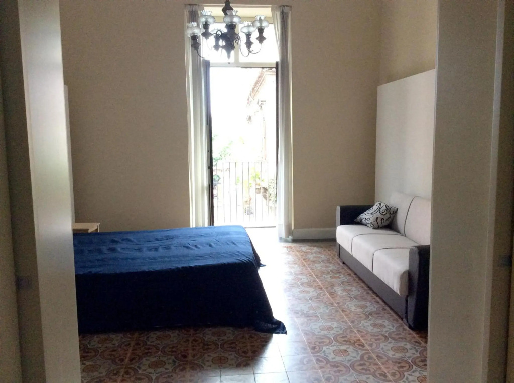 4 bedrooms appartement with city view furnished terrace and wifi at Catania 3 km away from the beach