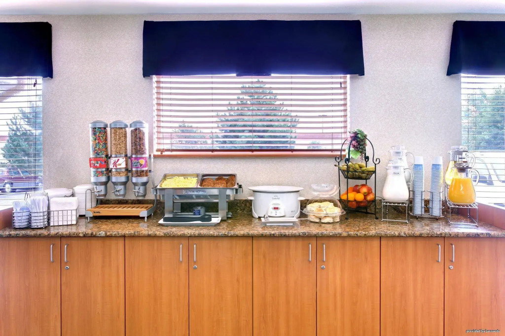 Best Western Plus Gateway Inn & Suites - Aurora
