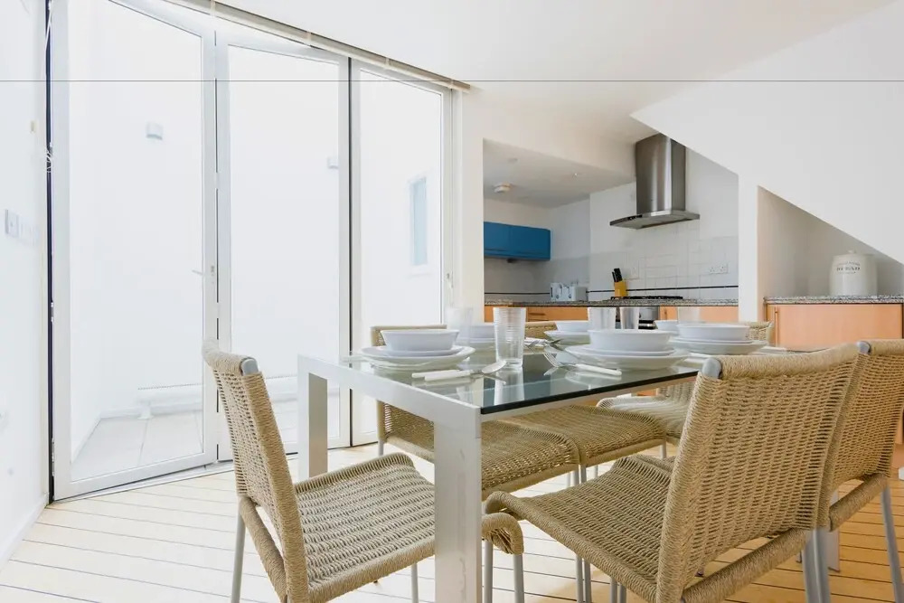 Platinum Apartment Near Westminster 9982