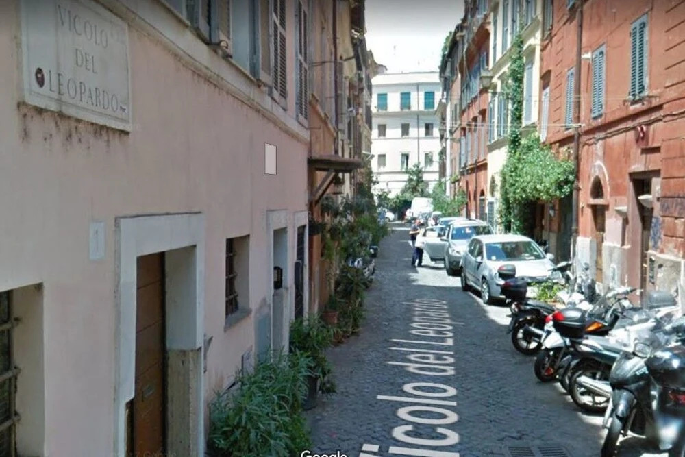Luxury Art Apt With Terrace in Trastevere, Serviced by Hostmaker