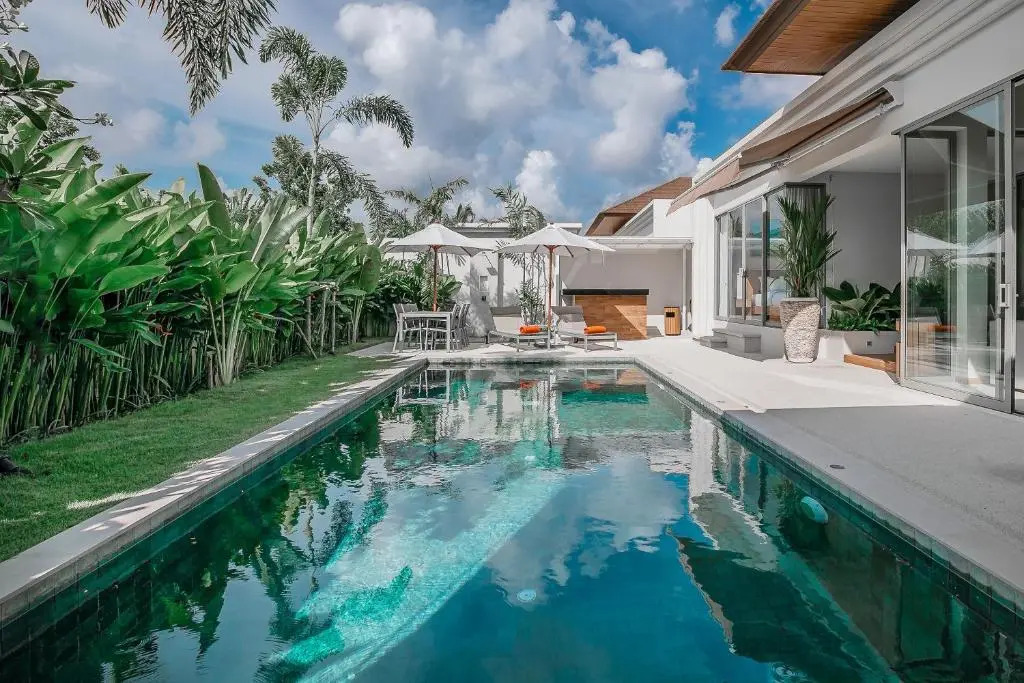 Modern 3BR Villa with Private Pool and BBQ