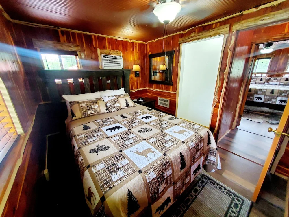 Log Cabin Inn