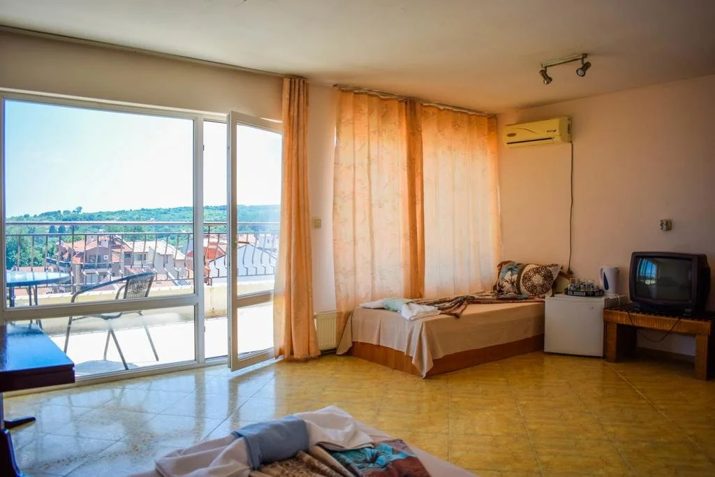 Guest House Eos