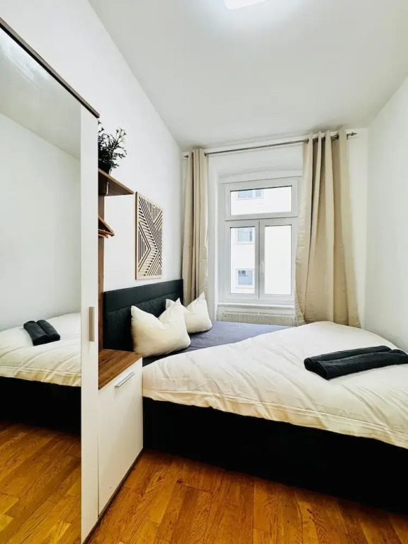 Affordable 4BR Near Stadthalle