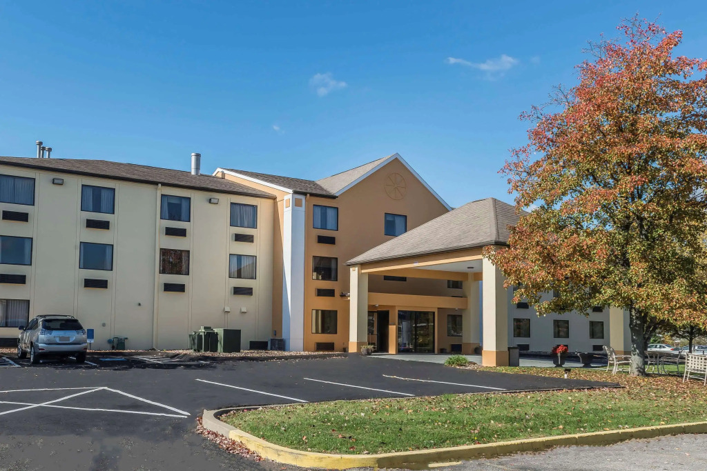 Super 8 Pittsburgh Harmarville