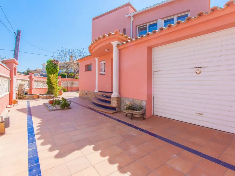 Holiday Home Requesens by Interhome