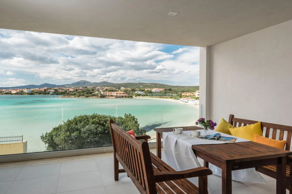 One bedroom, 1 bathroom, living room with sofa bed, kitchen, large terrace and a private parking.-AIRONI 7 BILO