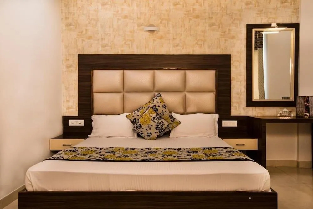 Hotel The Yellow