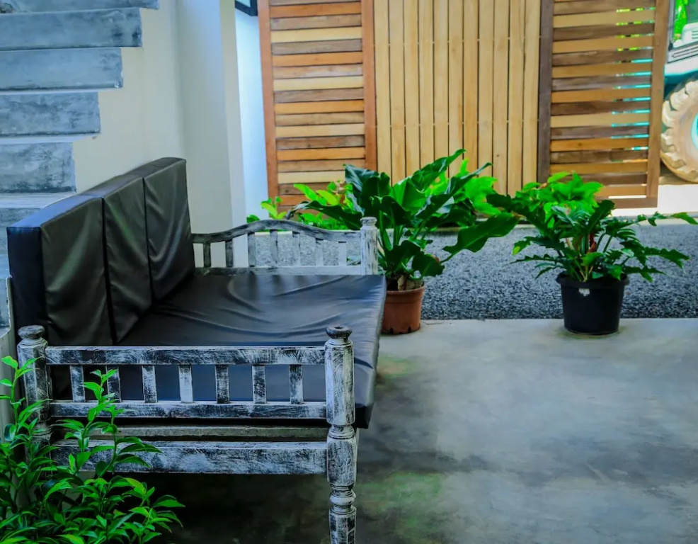 Kings Marine B&B Surf Hotel