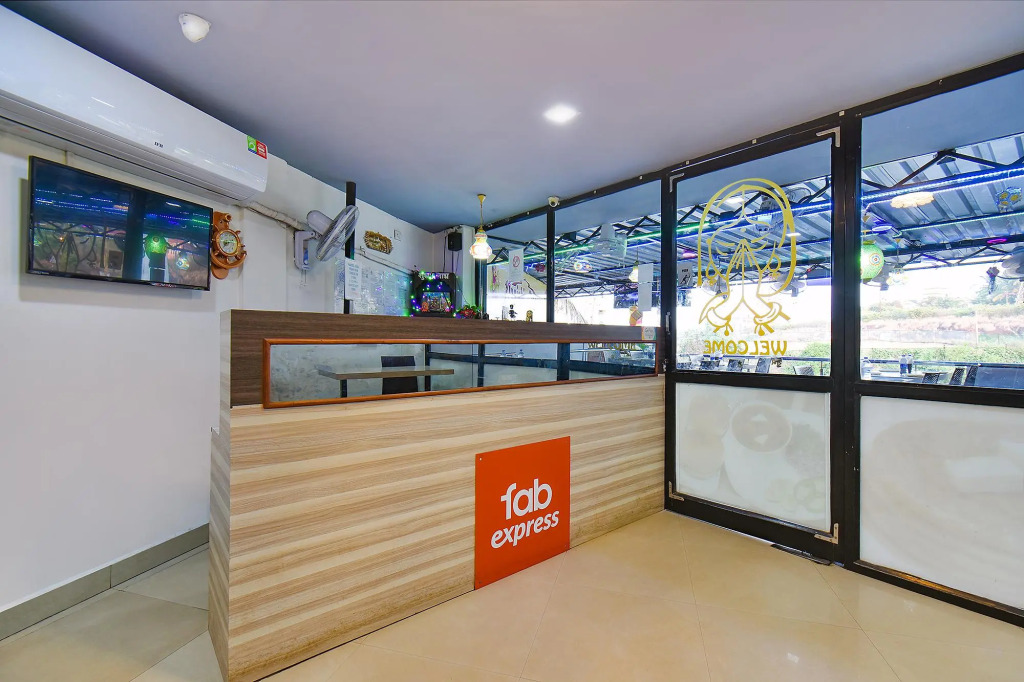 FabHotel Sea View Inn