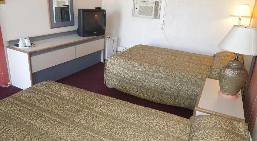 Taffy Motel