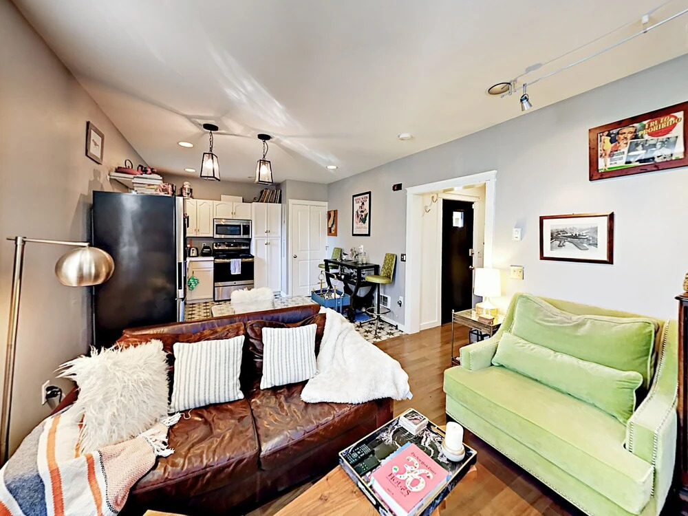 Cozy Capitol Hill W/ Patio 1 Bedroom Cottage
