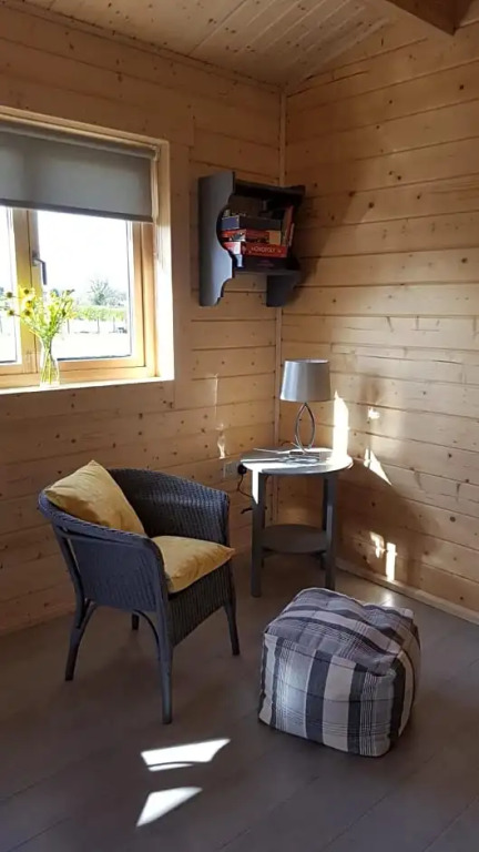 Ruths Retreat Shropshire Countryside Lodge with private hot tub & great views