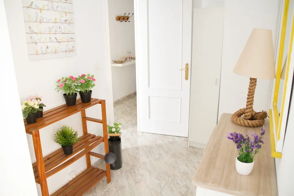 Spacious and Bright Apartment by La Recepción