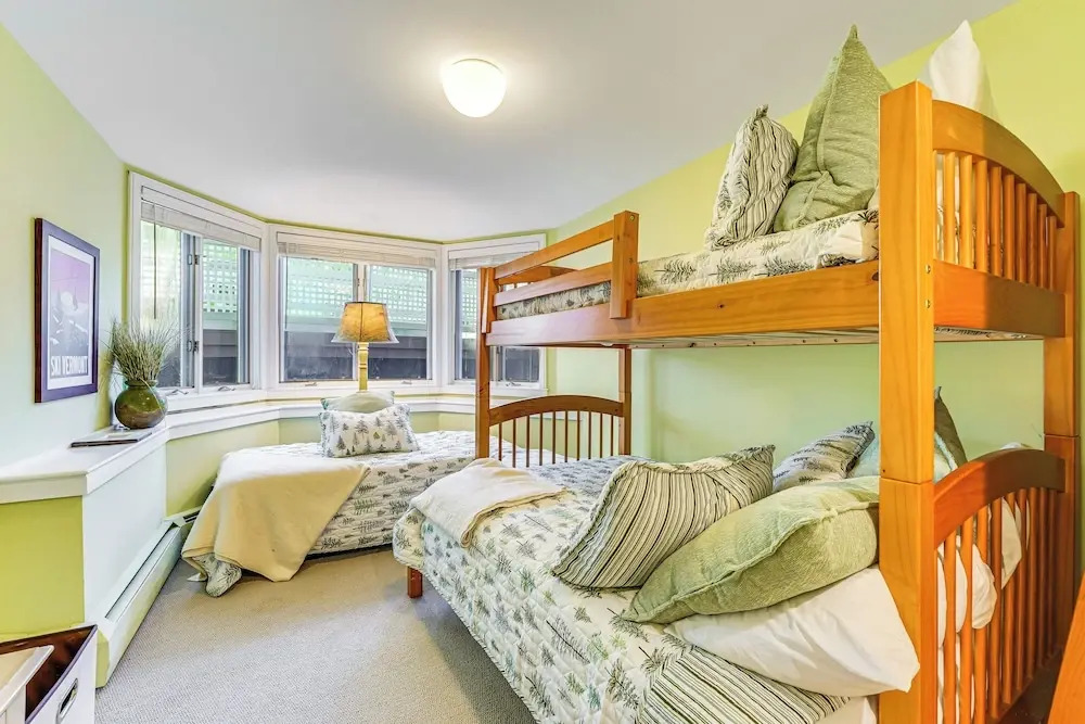 Walk to Ski Lift: Spacious Condo in West Dover!